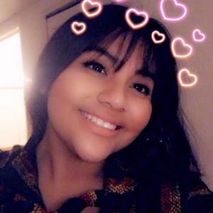 Meet your Posher, Nia